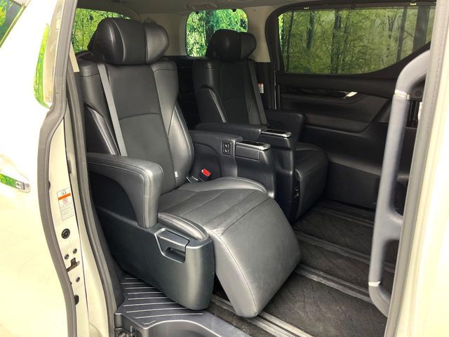 TOYOTA VELLFIRE 2017