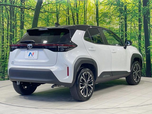 TOYOTA YARIS CROSS 2025