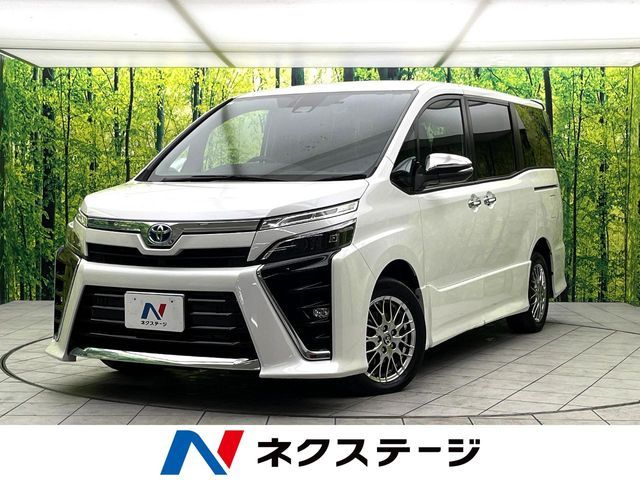 TOYOTA VOXY HYBRID 2021