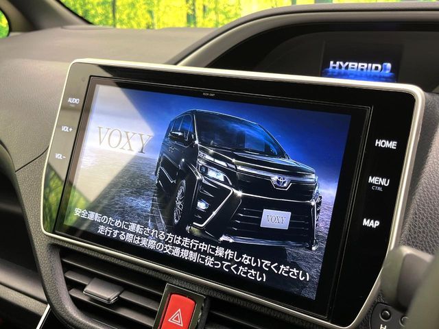 TOYOTA VOXY HYBRID 2021