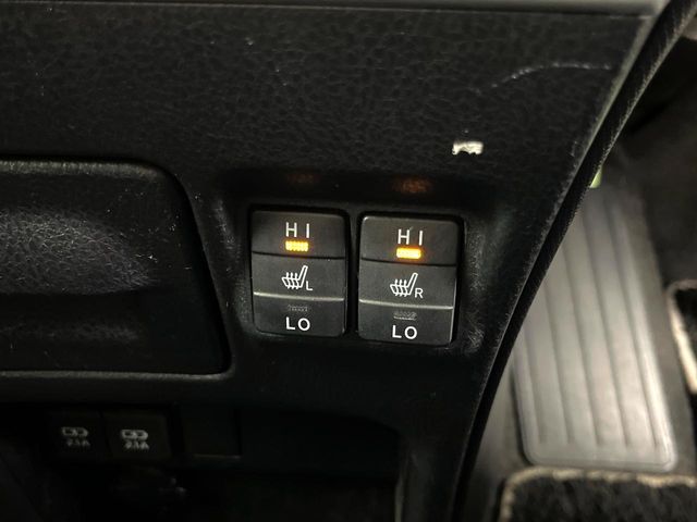 TOYOTA VOXY HYBRID 2021