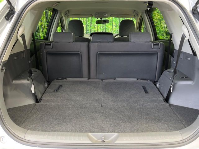 TOYOTA PRIUS Alpha 2012