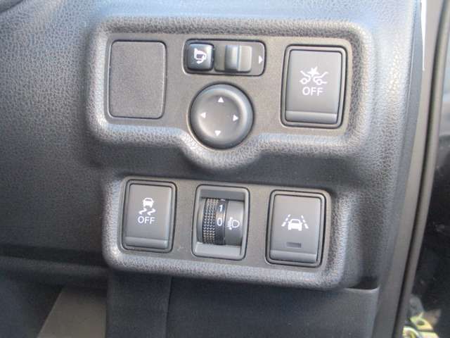 NISSAN NOTE 4WD 2017