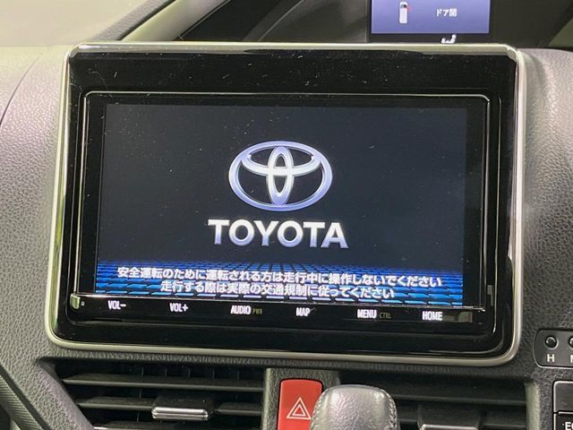 TOYOTA VOXY 2019