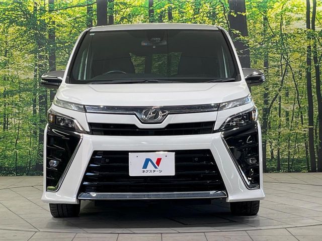 TOYOTA VOXY 2019