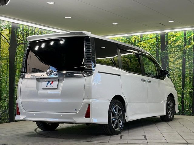 TOYOTA VOXY 2019