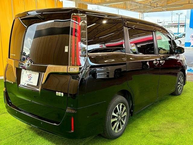 TOYOTA ESQUIRE HYBRID 2019