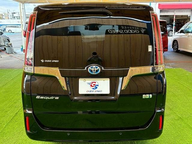 TOYOTA ESQUIRE HYBRID 2019