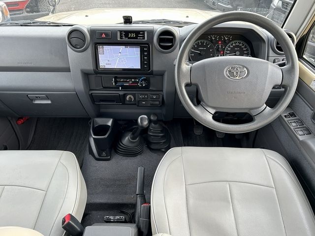 TOYOTA LANDCRUISER van 2014