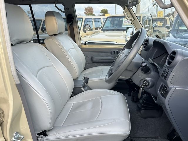 TOYOTA LANDCRUISER van 2014