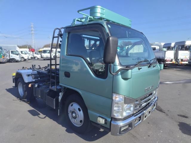 ISUZU ELF 2017