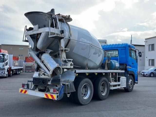 NISSAN DIESEL Quon 2013