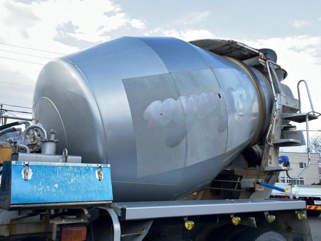 NISSAN DIESEL Quon 2013