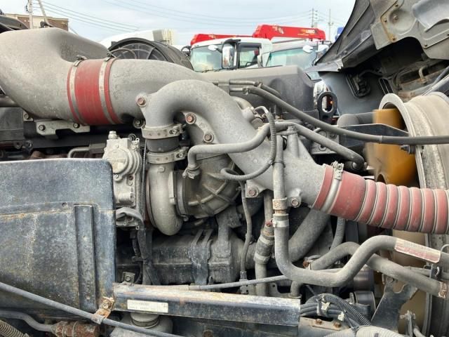 NISSAN DIESEL Quon 2013