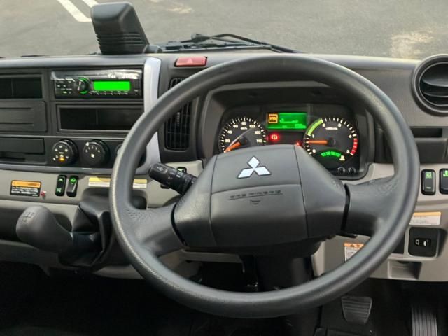 MITSUBISHI CANTER 2025