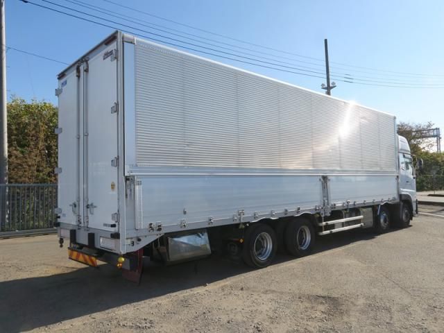 NISSAN DIESEL Quon 2020