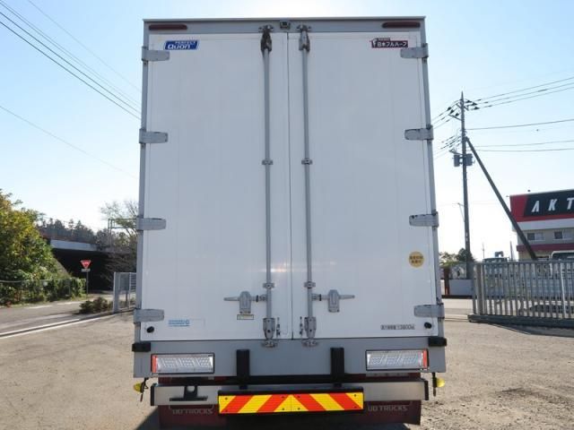 NISSAN DIESEL Quon 2020