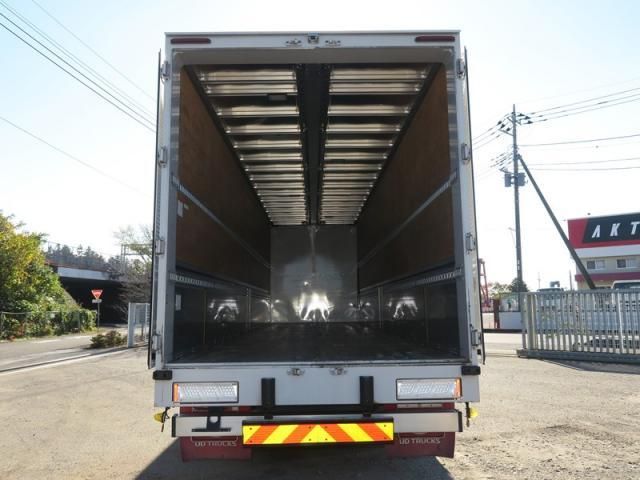 NISSAN DIESEL Quon 2020