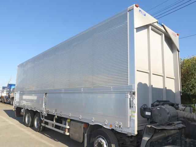 NISSAN DIESEL Quon 2020