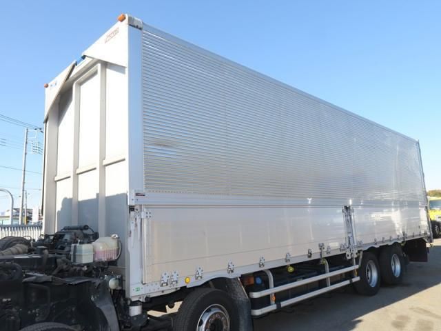 NISSAN DIESEL Quon 2020