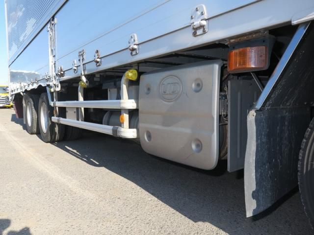 NISSAN DIESEL Quon 2020