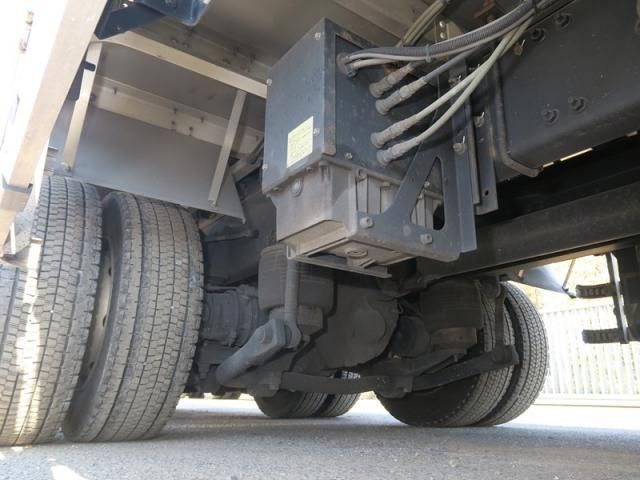 NISSAN DIESEL Quon 2020