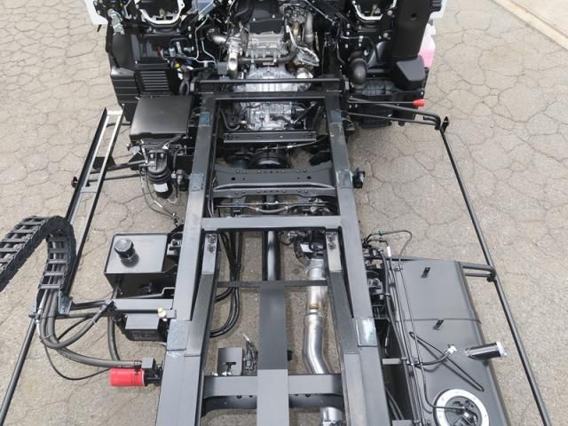 MITSUBISHI CANTER 2025