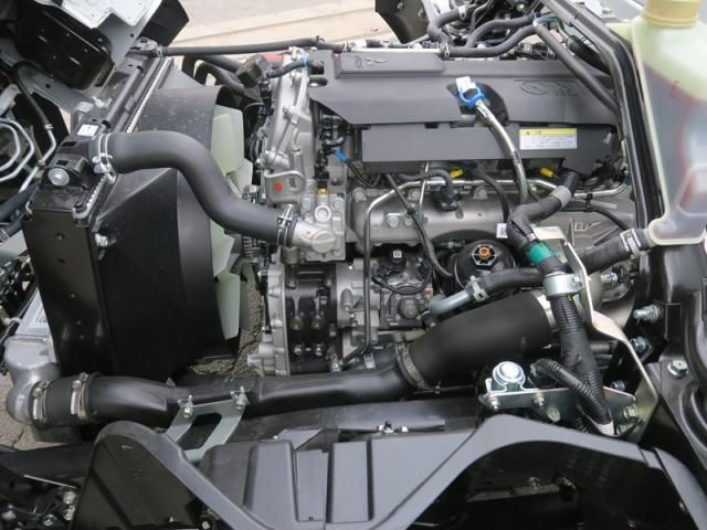 MITSUBISHI CANTER 2025