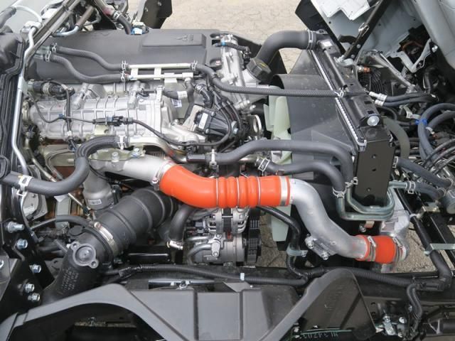 MITSUBISHI CANTER 2025