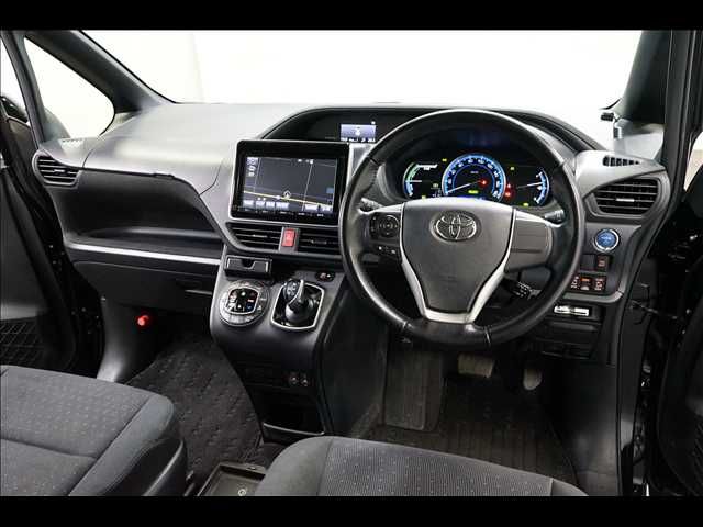 TOYOTA VOXY HYBRID 2015