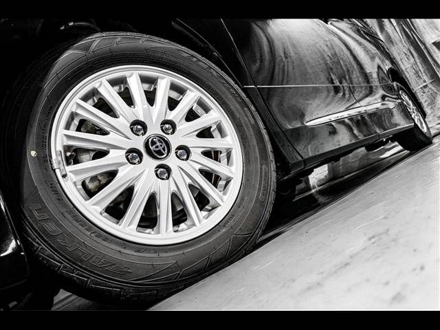 TOYOTA VOXY HYBRID 2015