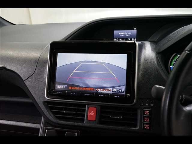 TOYOTA VOXY HYBRID 2015