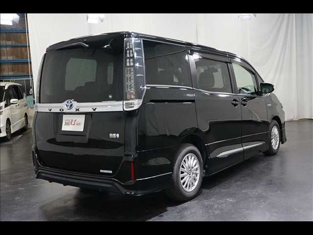 TOYOTA VOXY HYBRID 2015