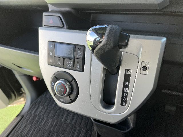 TOYOTA PIXIS MEGA 2016