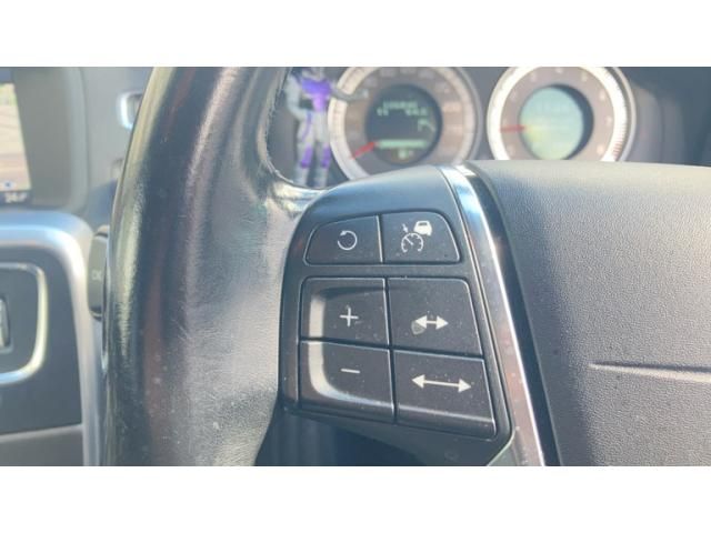 VOLVO VOLVO V60 2013