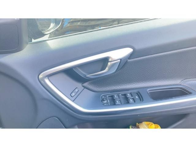 VOLVO VOLVO V60 2013