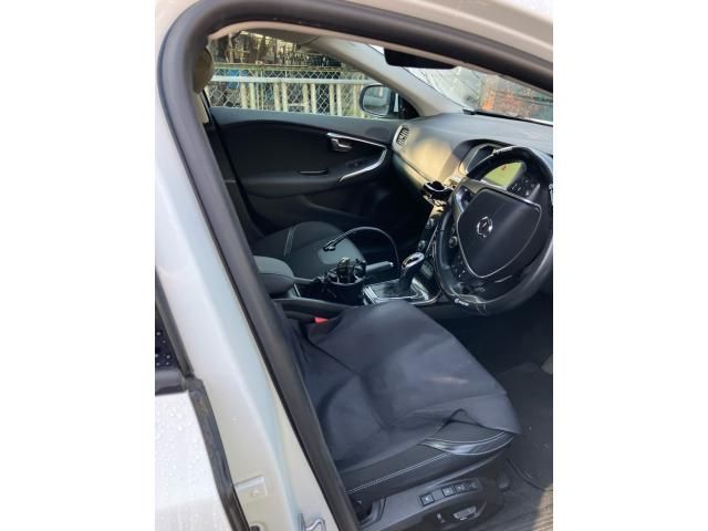 VOLVO VOLVO V40 2016