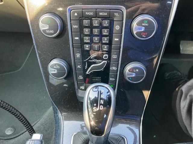 VOLVO VOLVO V40 2016