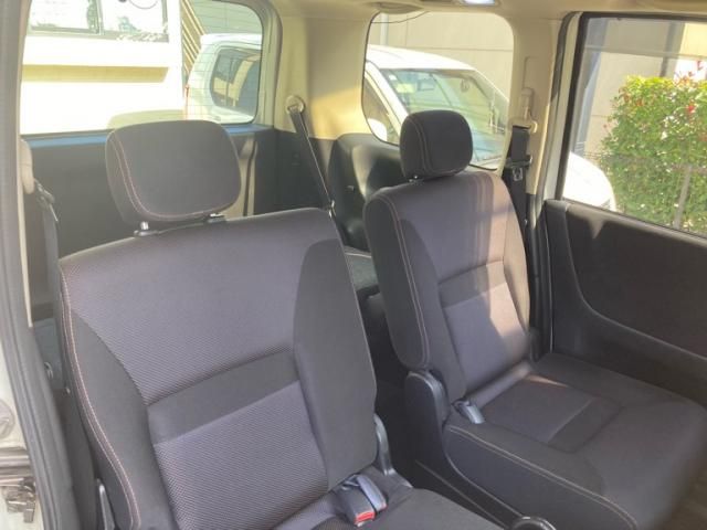 NISSAN SERENA  WG 2010