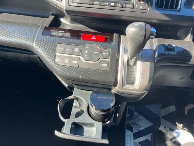 HONDA STEPWAGON SPADA 2011