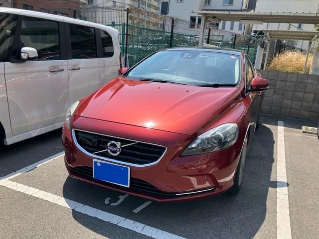 VOLVO VOLVO V40 2013