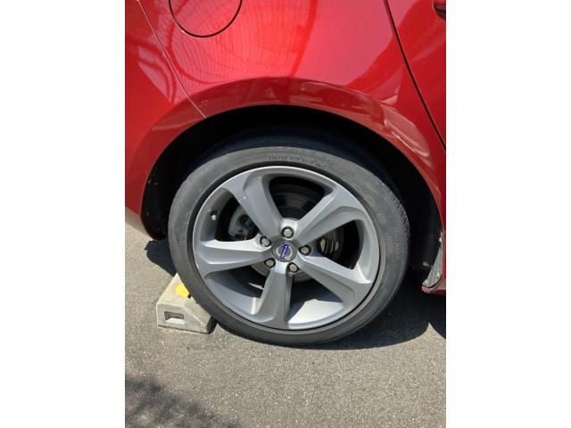 VOLVO VOLVO V40 2013