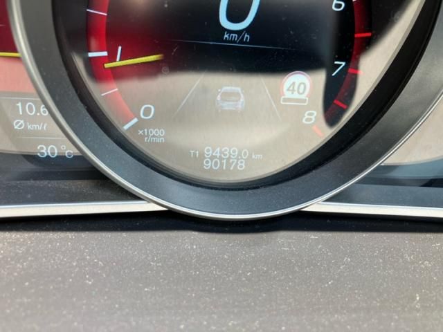 VOLVO VOLVO V40 2013