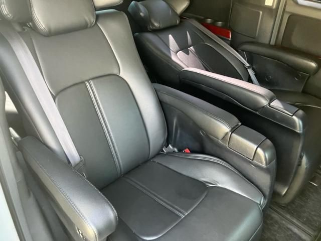 TOYOTA VELLFIRE 2008