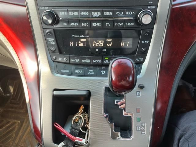 TOYOTA VELLFIRE 2008