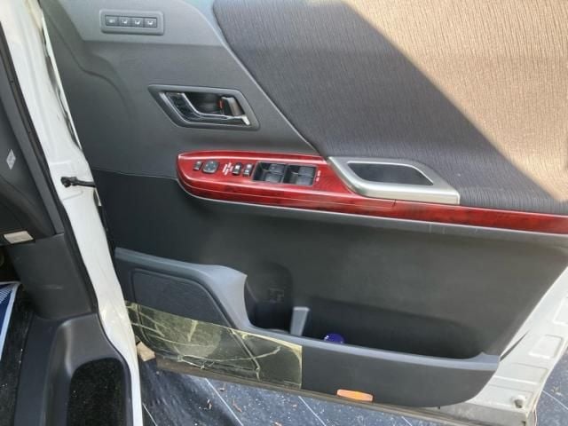 TOYOTA VELLFIRE 2008