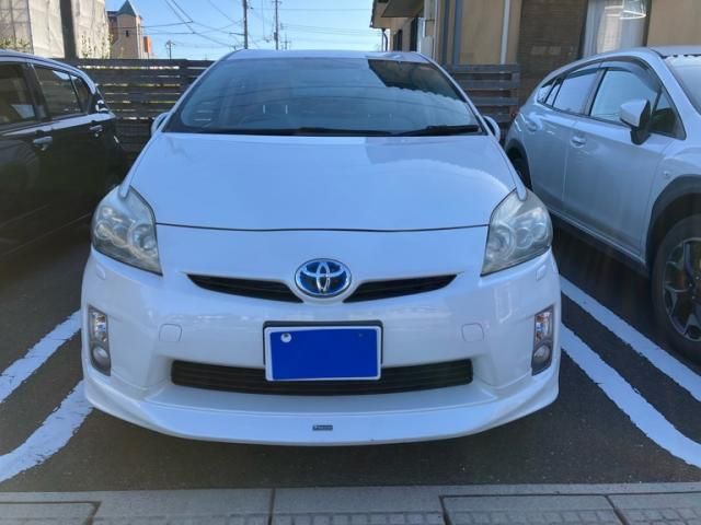 TOYOTA PRIUS 2011