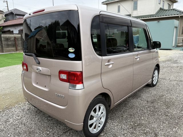 DAIHATSU TANTO 2009