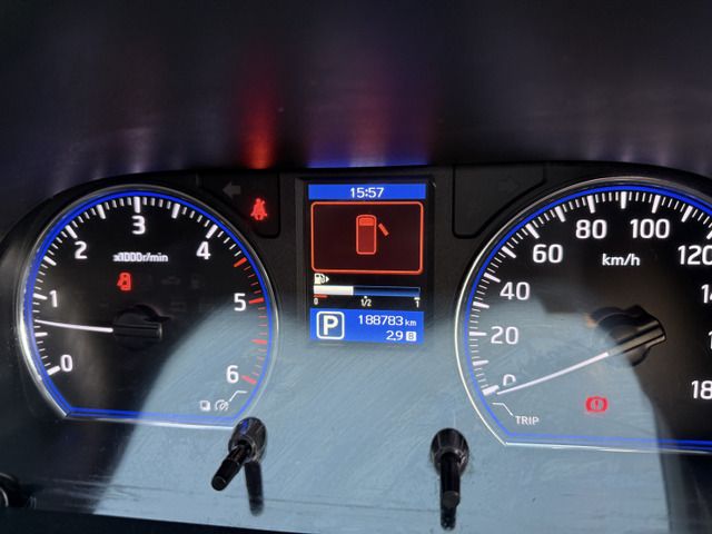 NISSAN NV350 CARAVAN 4WD 2014