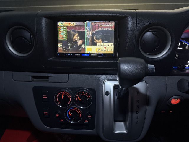 NISSAN NV350 CARAVAN 4WD 2014